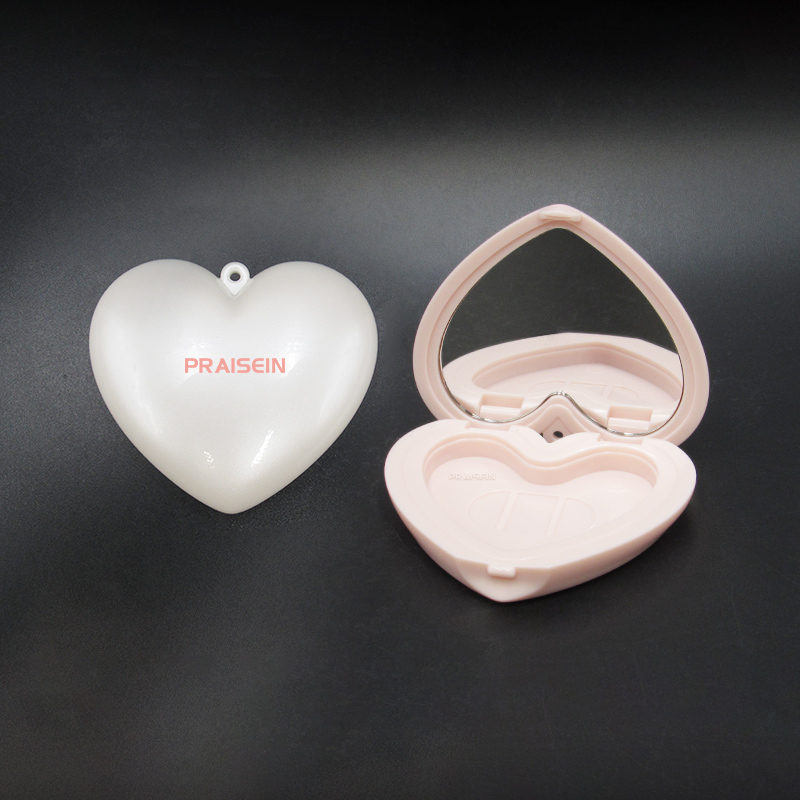 Customizable Heart-Shaped Pink Cosmetic Powder Compact Case With Keychain Private Label Blush Containers