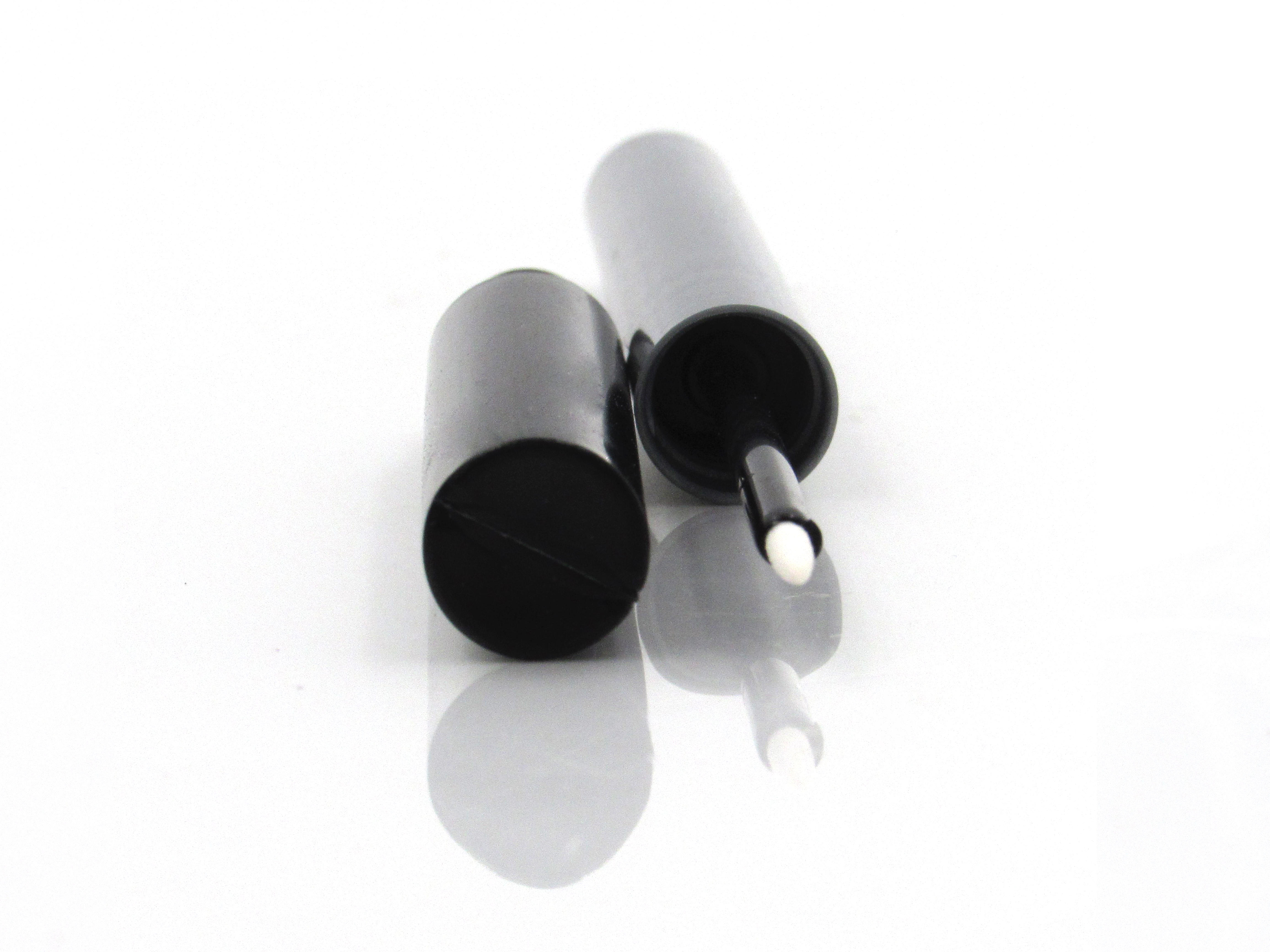 Specializing in the production of cosmetics empty eyeliner liquid tube long round plastic eyeliner packaging containers